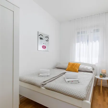 Ana-maria Apartmán